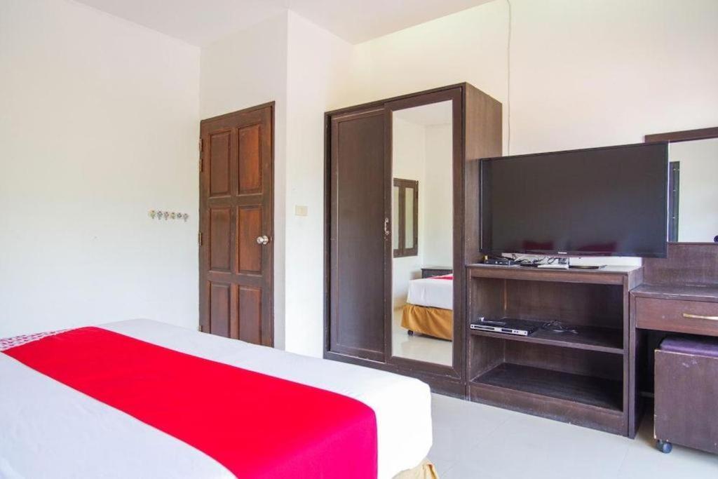 Oyo 384 Ban Sabaidee Hotel Ayutthaya Eksteriør billede