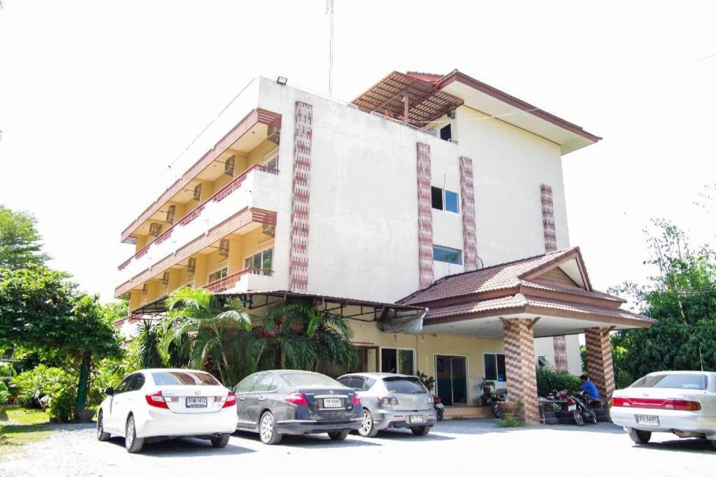 Oyo 384 Ban Sabaidee Hotel Ayutthaya Eksteriør billede